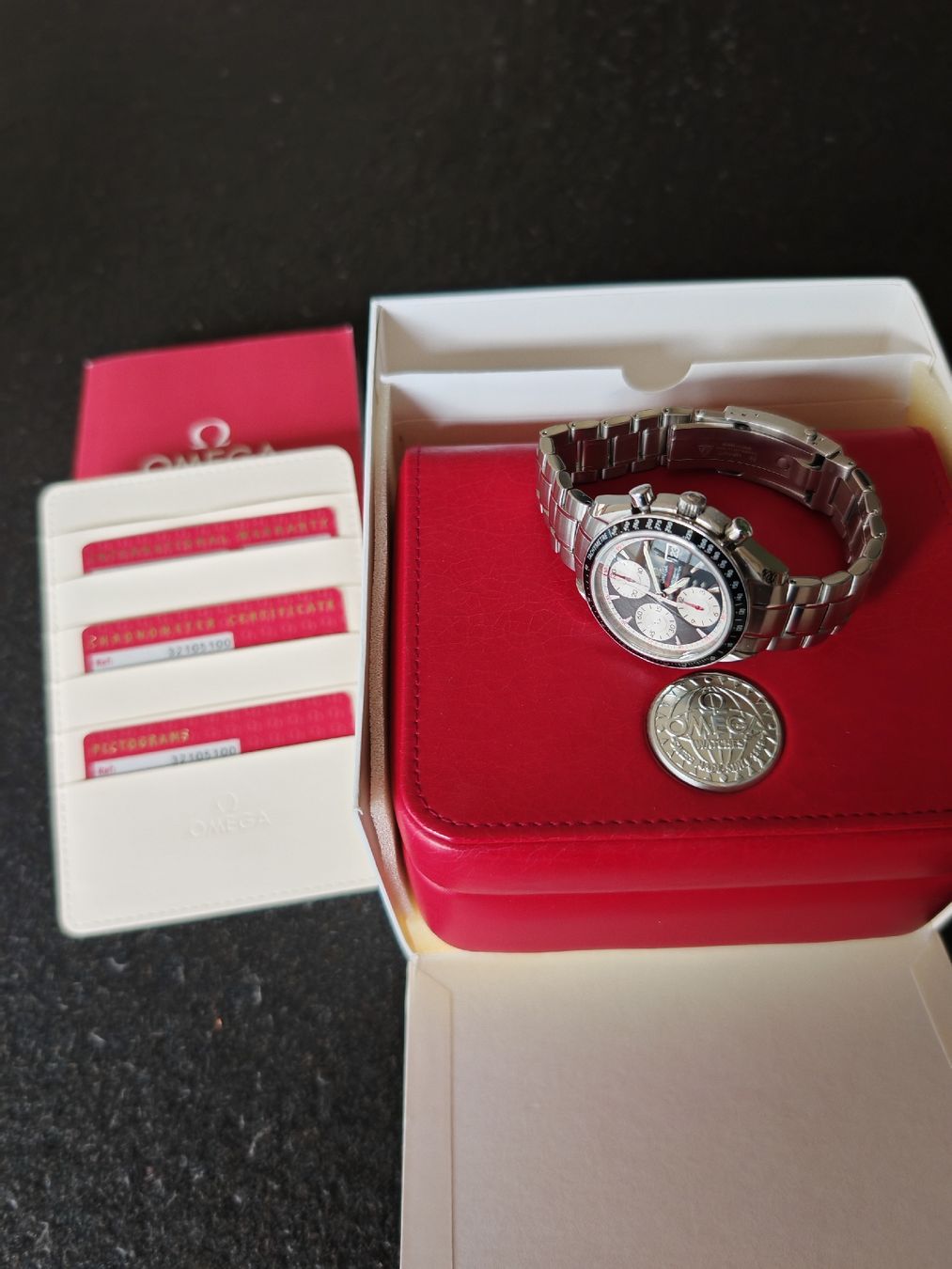 Omega Orologi: Oméga Speedmaster Date Chrono Full Set année 2009 – Usato da TROISTORRENTS venduto da winwin63 2