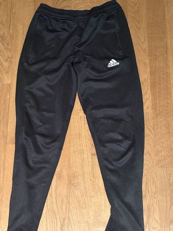 Adidas Trainingshose schwarz Grösse 152 guter Zustand