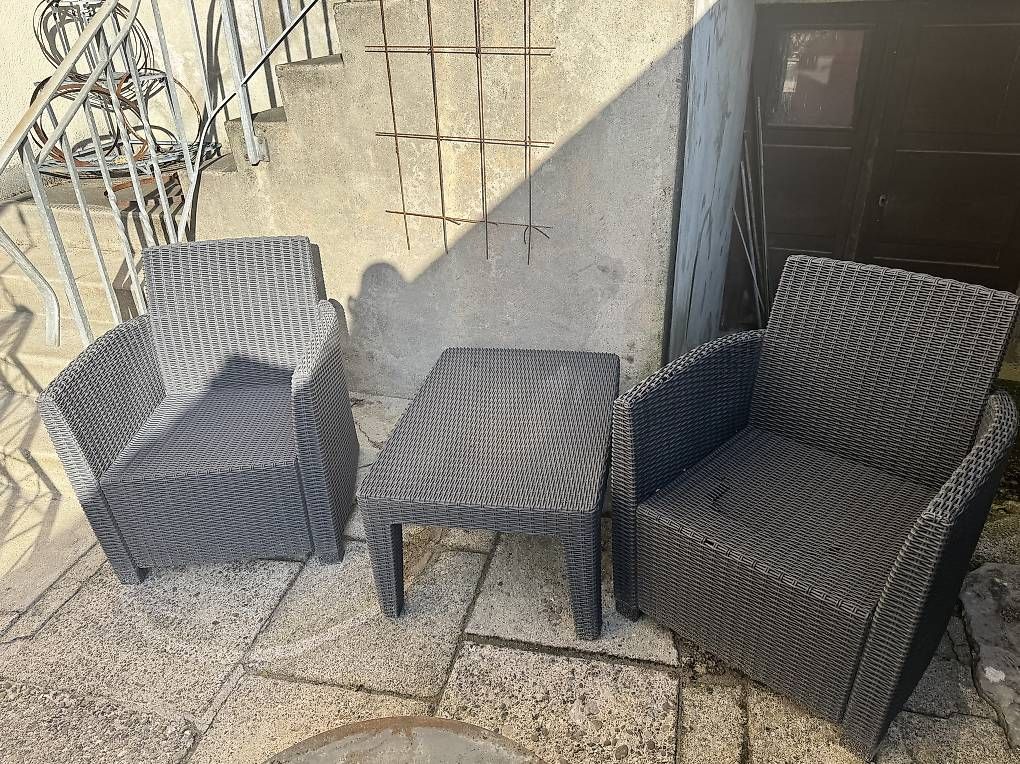 Sofas: Gartenlounge – Gebraucht aus Schinznach Dorf von HaRibOo_xD