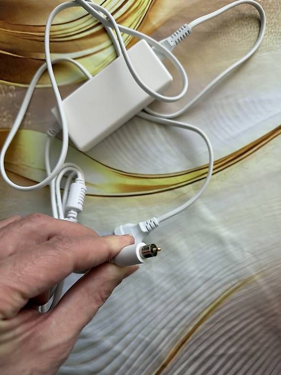 Ladegeräte: Apple Ladegerät  – Gebraucht aus Huttwil von Userabcde