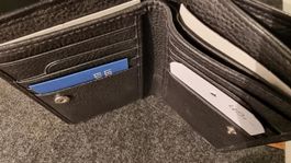 Portemonnaie aus Leder in schwarz