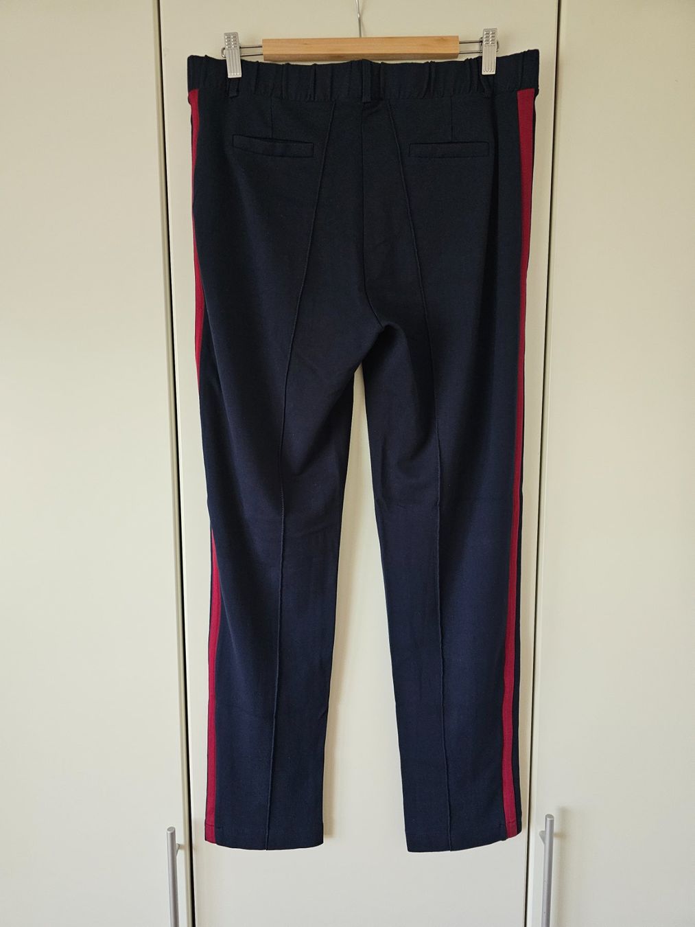 Gerry Weber Pantaloni: Jogpants von Gerry Weber Grösse 42 – Nuovo (secondo la descrizione) da Kleindöttingen venduto da wsu_95mw 1