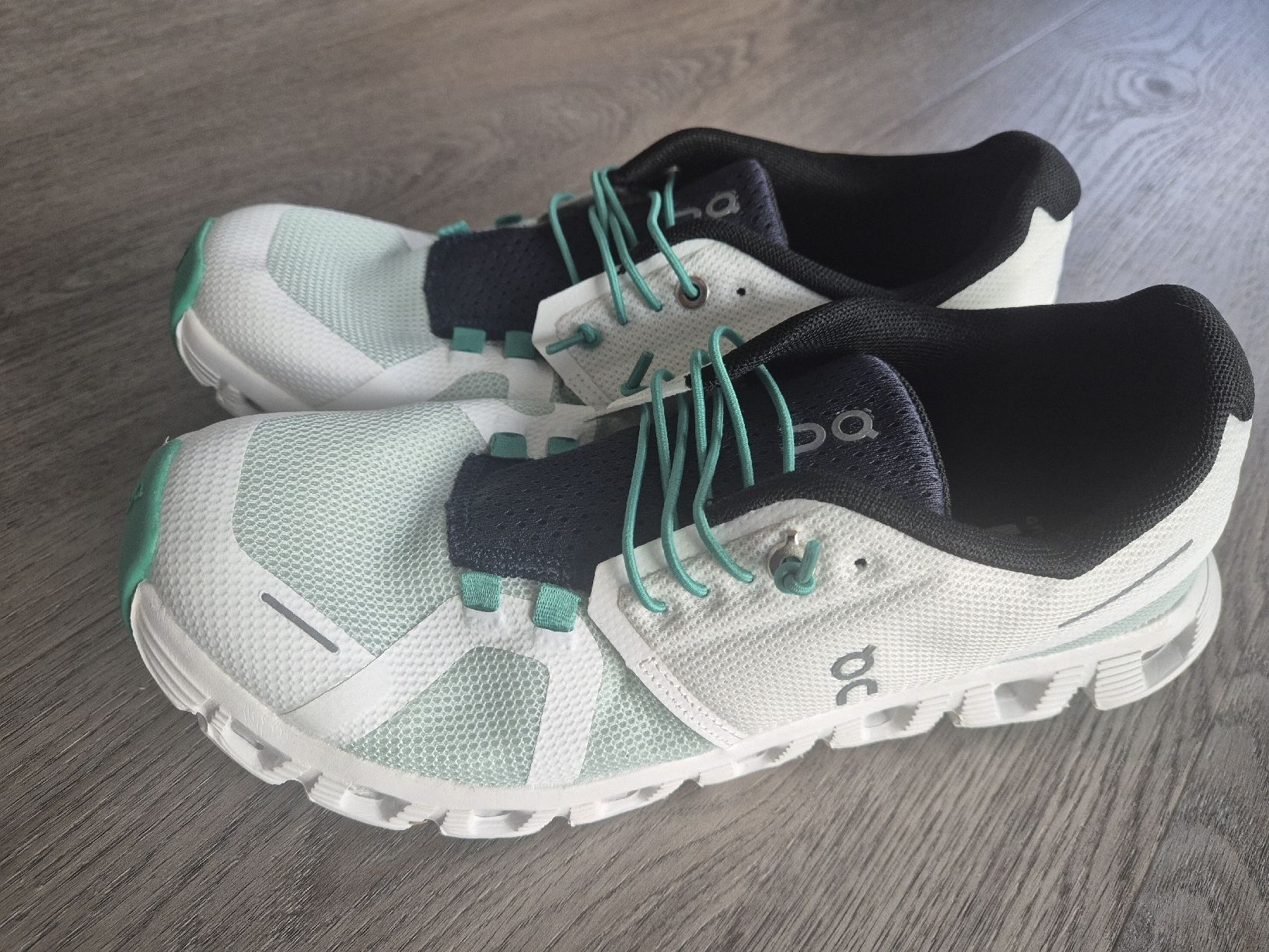 On Scarpe da donna: On Cloud Damen Laufschuhe, Grösse 40. Neu – Nuovo e nell'imballaggio originale da Eglisau venduto da nicij79