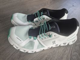 On Cloud Damen Laufschuhe, Grösse 40. Neu