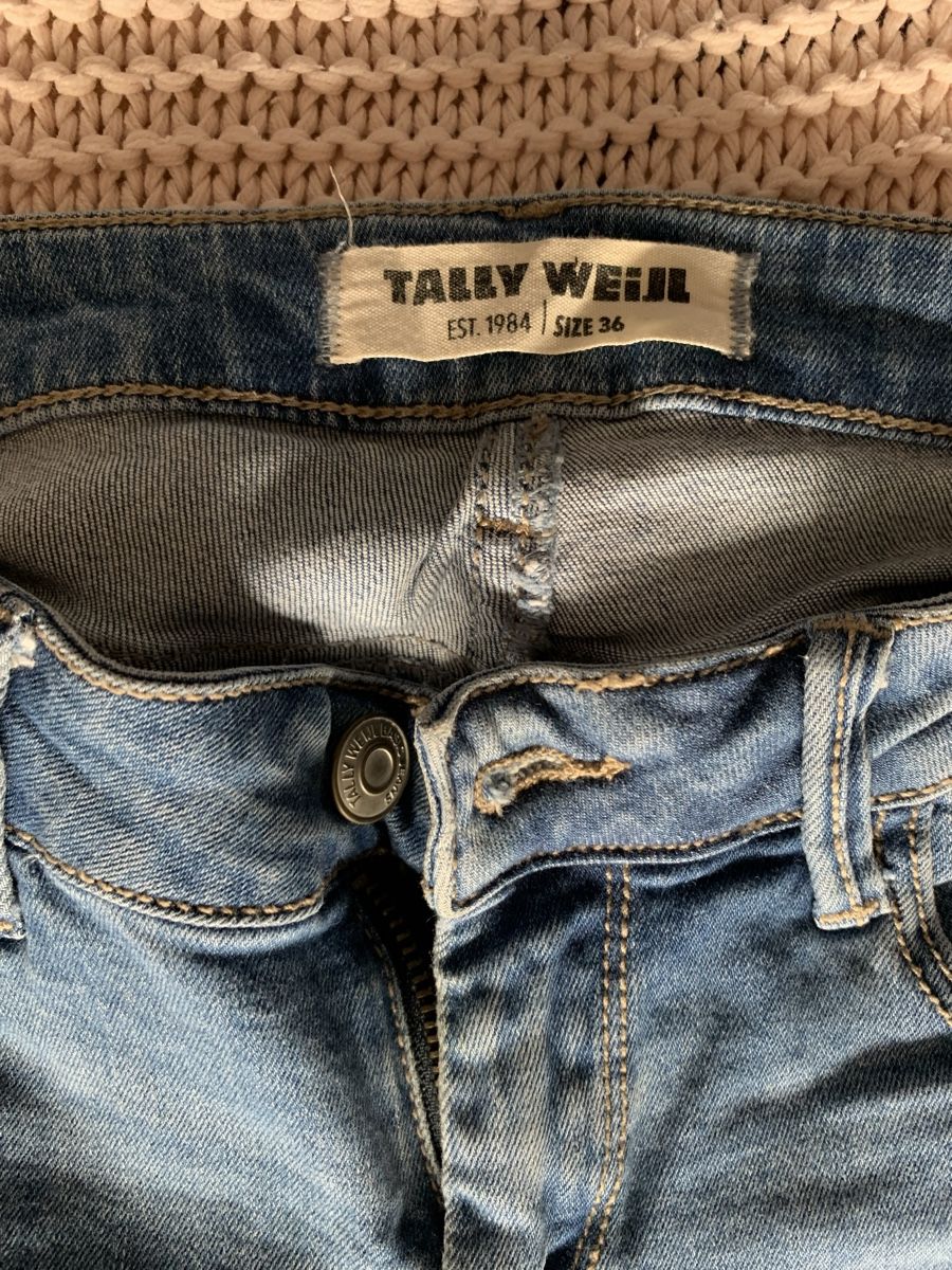 Tally Weijl Jeans: Jeans slim 36 – Usato da Montreux venduto da Izapeche811 1