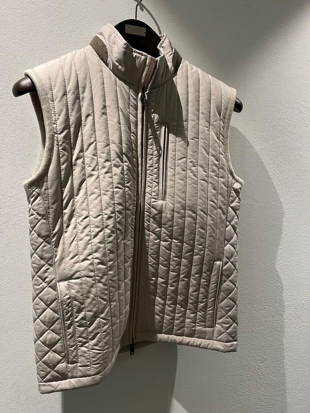 Gilet & Giacche: Hackett Gilet,Grösse S, Sand Beige – Nuovo (secondo la descrizione) da Oberweningen venduto da Lake1980