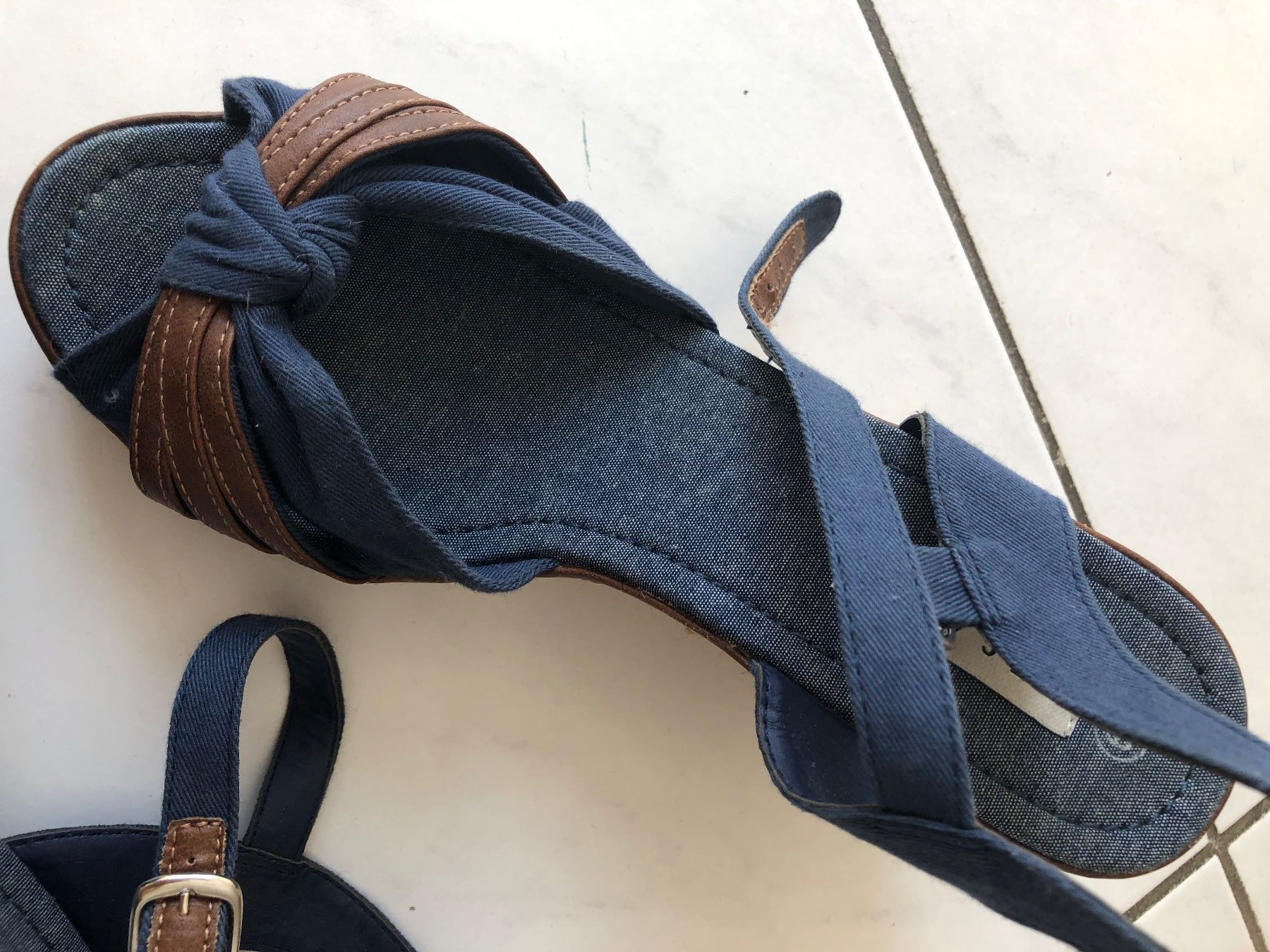 Scarpe da donna: Sandalen Gr 39 – Usato da Zell ZH venduto da Guffos 1
