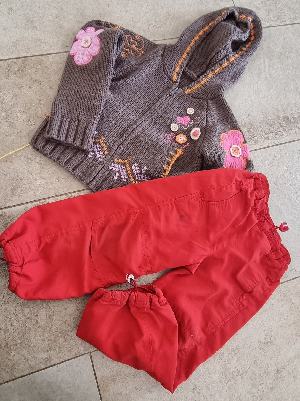 Lotti & Set di vestiti: Kleiderpaket für Mädchen gr.104 – Usato da Grossdietwil venduto da GNOM313 3