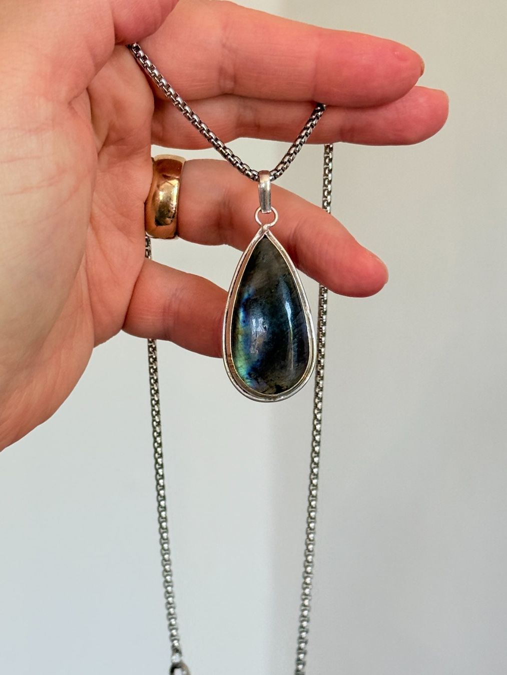 Ketten: Collier Labradorite , élégant et unique ✨ – Neu und originalverpackt aus Genève von AWWA