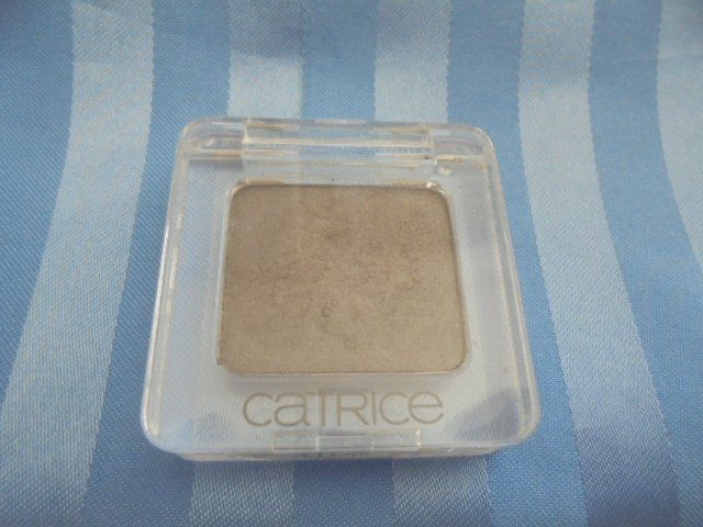 Catrice Make-up: Lidschatten Grau/Silber  Sitting on a vulcano CATRICE – Nuovo (secondo la descrizione) da Hinwil venduto da Glasperlen