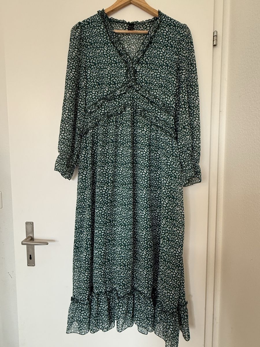 Kleider: Damen Kleid Langarm Grün Grösse M/L – Gebraucht aus Belp von Lu96