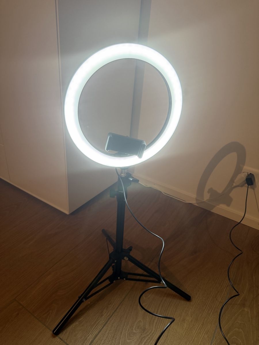 Lampade: Lampada ad anello LED per selfie - Ottima per video! – Nuovo (secondo la descrizione) da Gossau ZH venduto da SistersBeauty 4