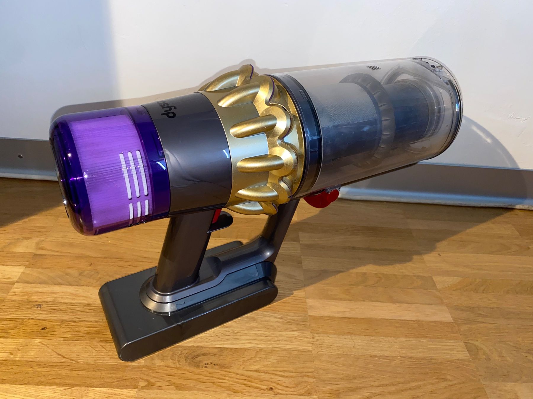 Dyson Aspirapolveri & Accessori: Dyson Staubsauger mit Zubehör und Ladekabel – Difettoso da Rotkreuz venduto da mia_dc2r 2