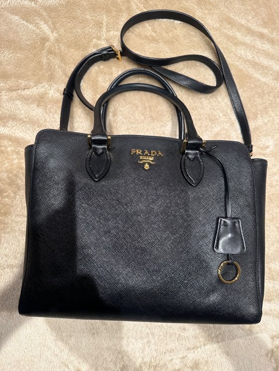 Prada Kaufen auf Ricardo