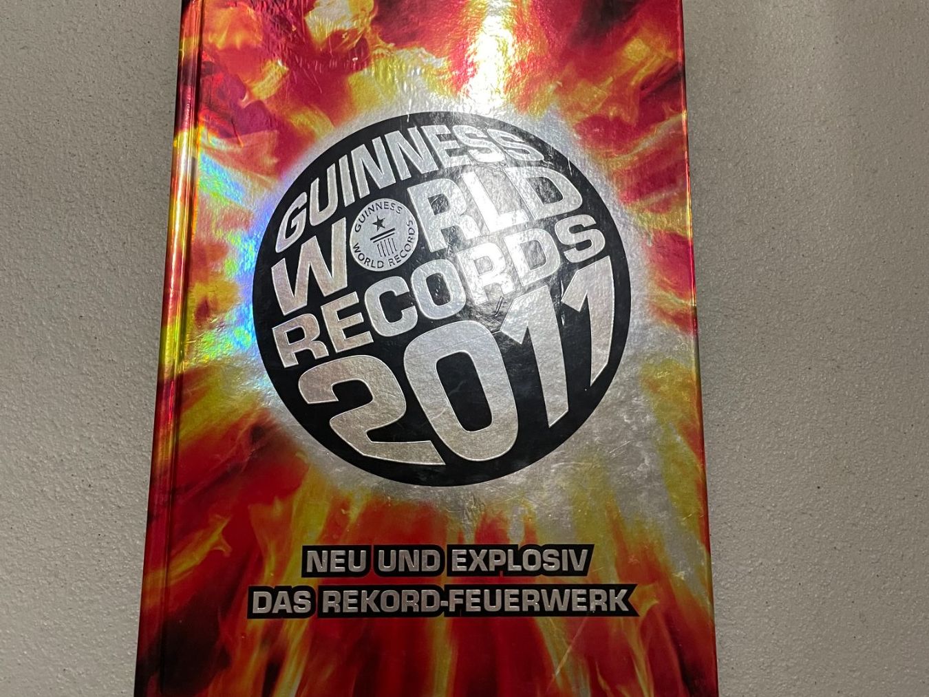 Libri: Guinness World Records 2011 & Weltatlas – Usato da Emmen venduto da fra_sp5x