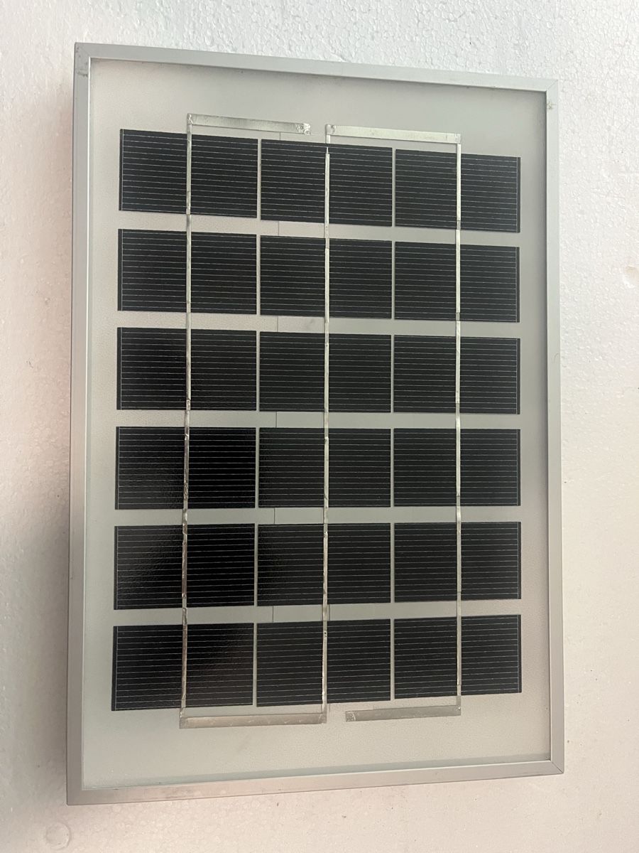 Dispositivi a energia solare: Panneau solaire 10W – Nuovo (secondo la descrizione) da Ins venduto da yann1973