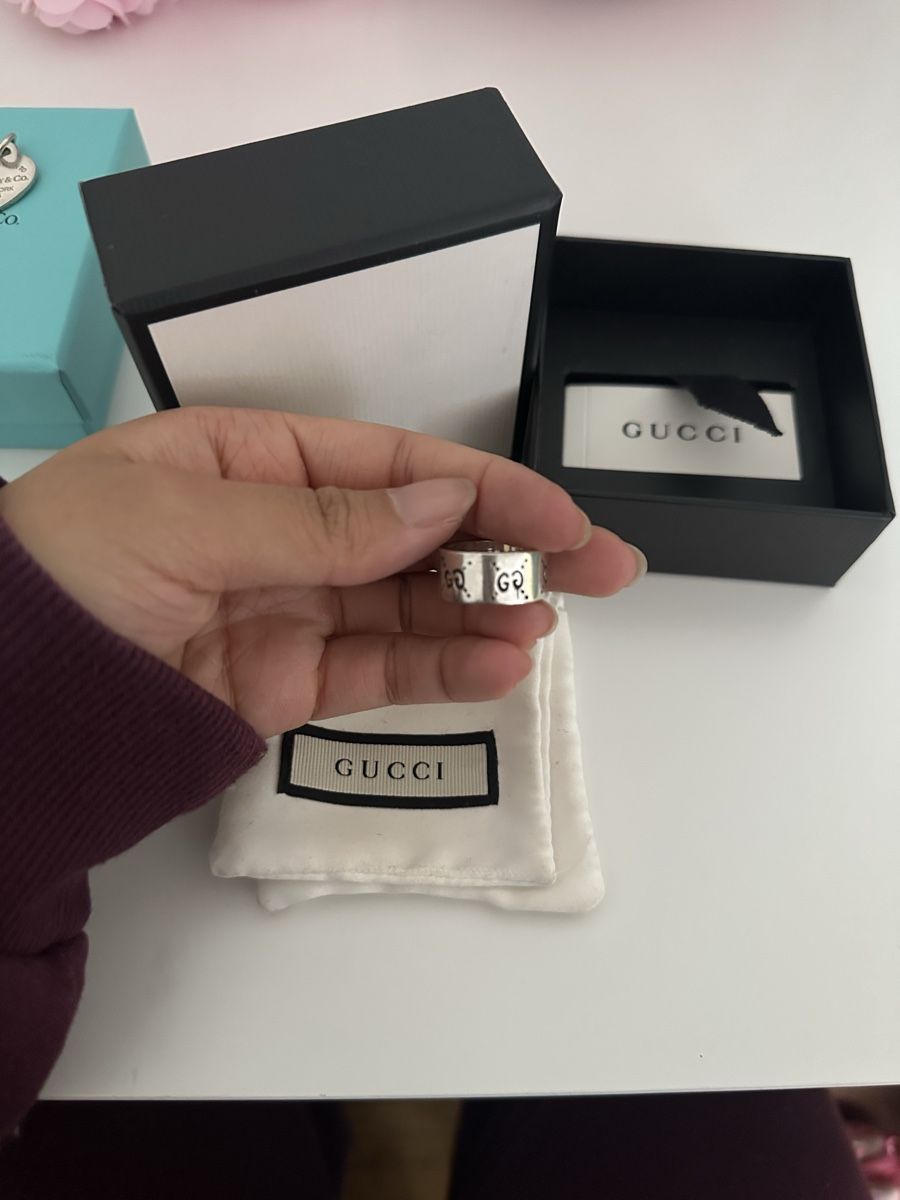 Gucci Anelli: Gucci Ring Ghost Collection Silber mit Box und Beutel – Nuovo (secondo la descrizione) da Zürich venduto da mlanyfer 1
