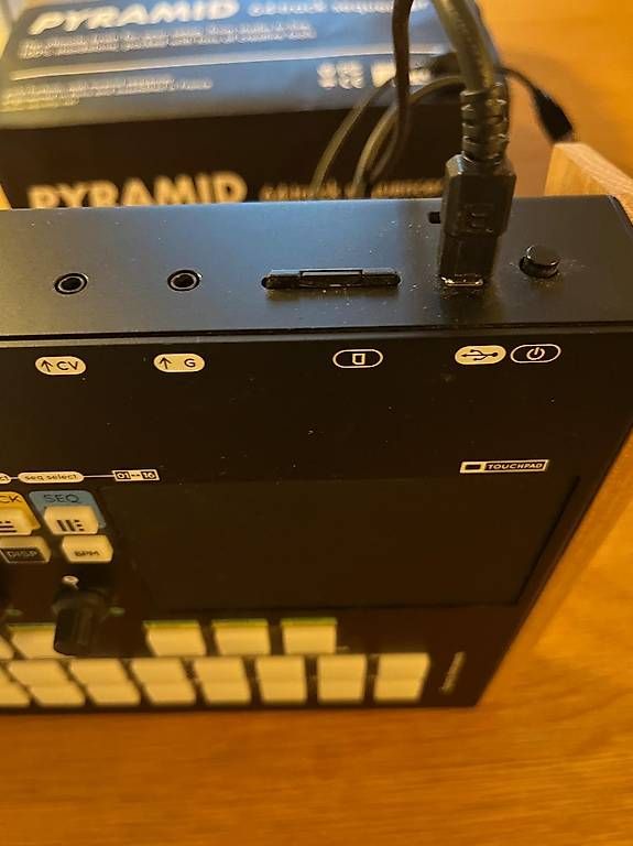 Strumenti musicali: Pyramid MK2 64-track Sequencer by Squarp – Usato da Zürich venduto da LeoGd 3