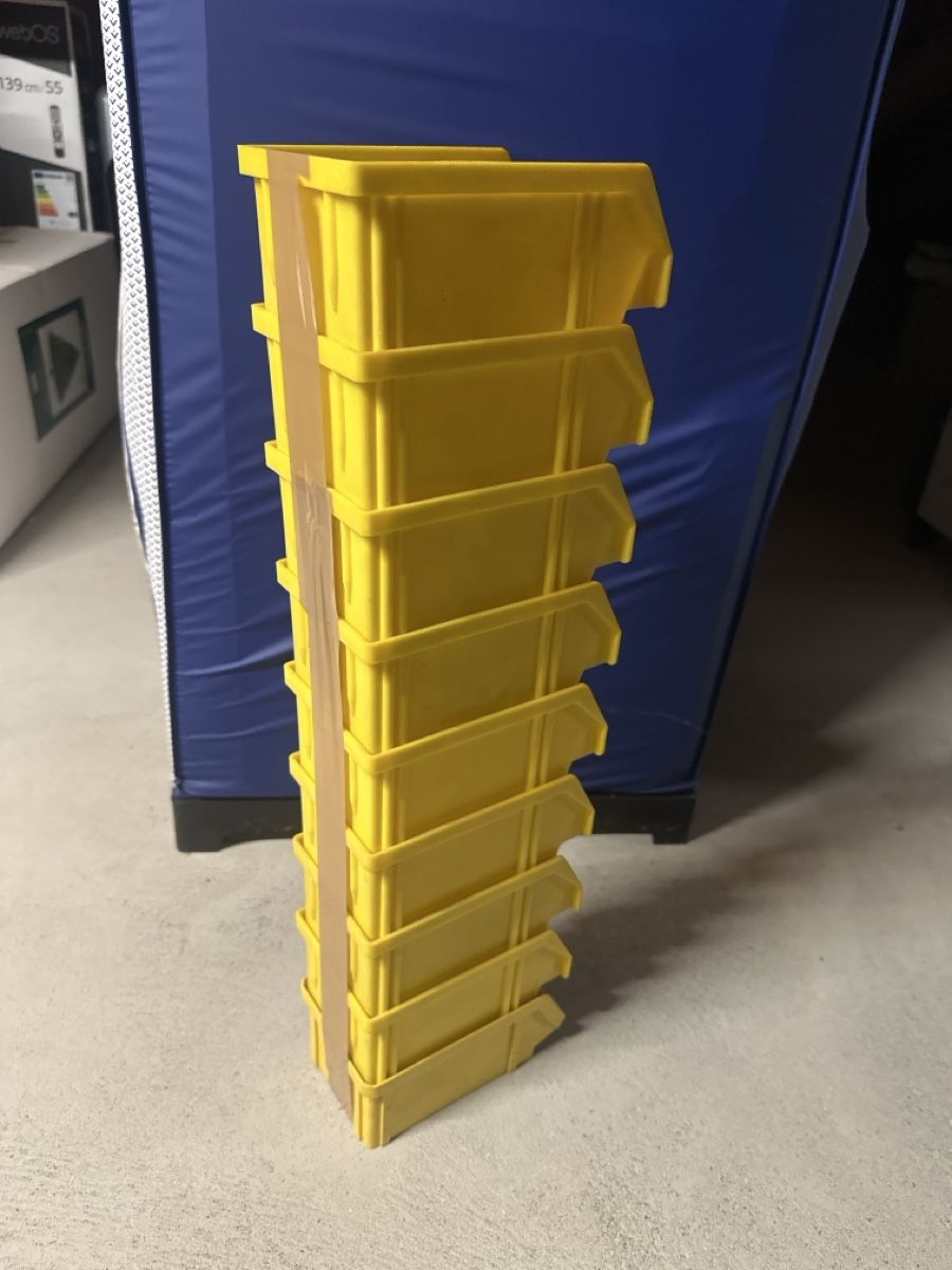 Alle Werkzeuge: Storage bins yellow plastic stackable used 10 pcs – Gebraucht aus Elsau von MANWITHVAN 1