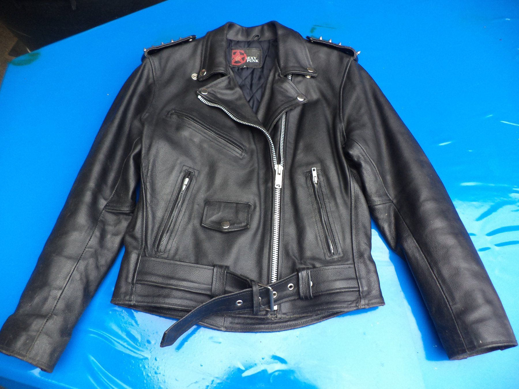 Jacken: Motorrad Lederjacke Sexy Punk S – Gebraucht aus Oetwil am See von Avenger07