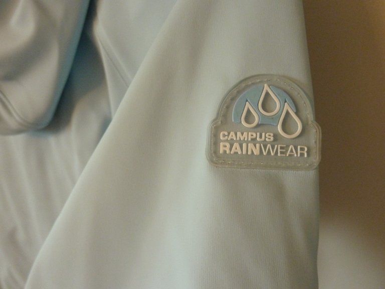 Giacche & Cappotti: Regenjacke  aus Manor Gr. 98 – Nuovo e nell'imballaggio originale da Melchnau venduto da BarbaraD01