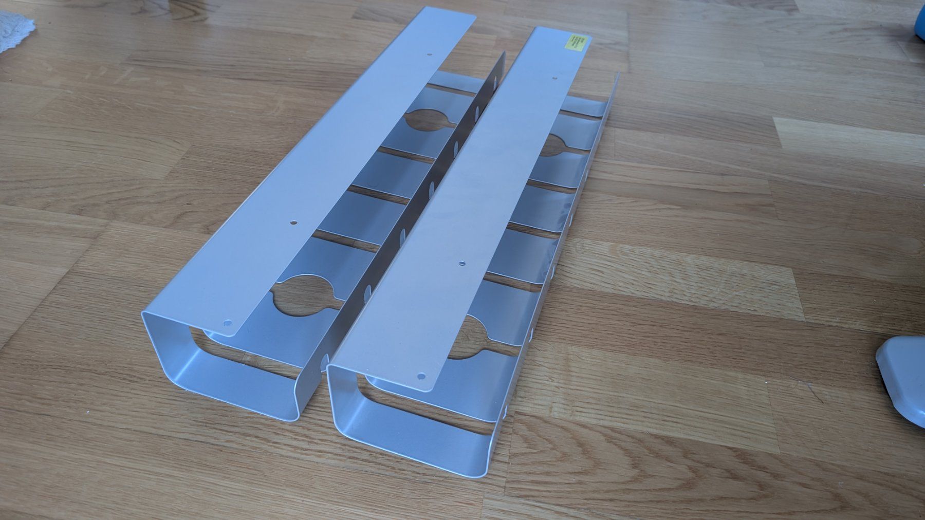 Altro Materiale elettrico: Roline Kabelmanager 53cm, 2 Stück – Nuovo (secondo la descrizione) da Zürich venduto da vitomin