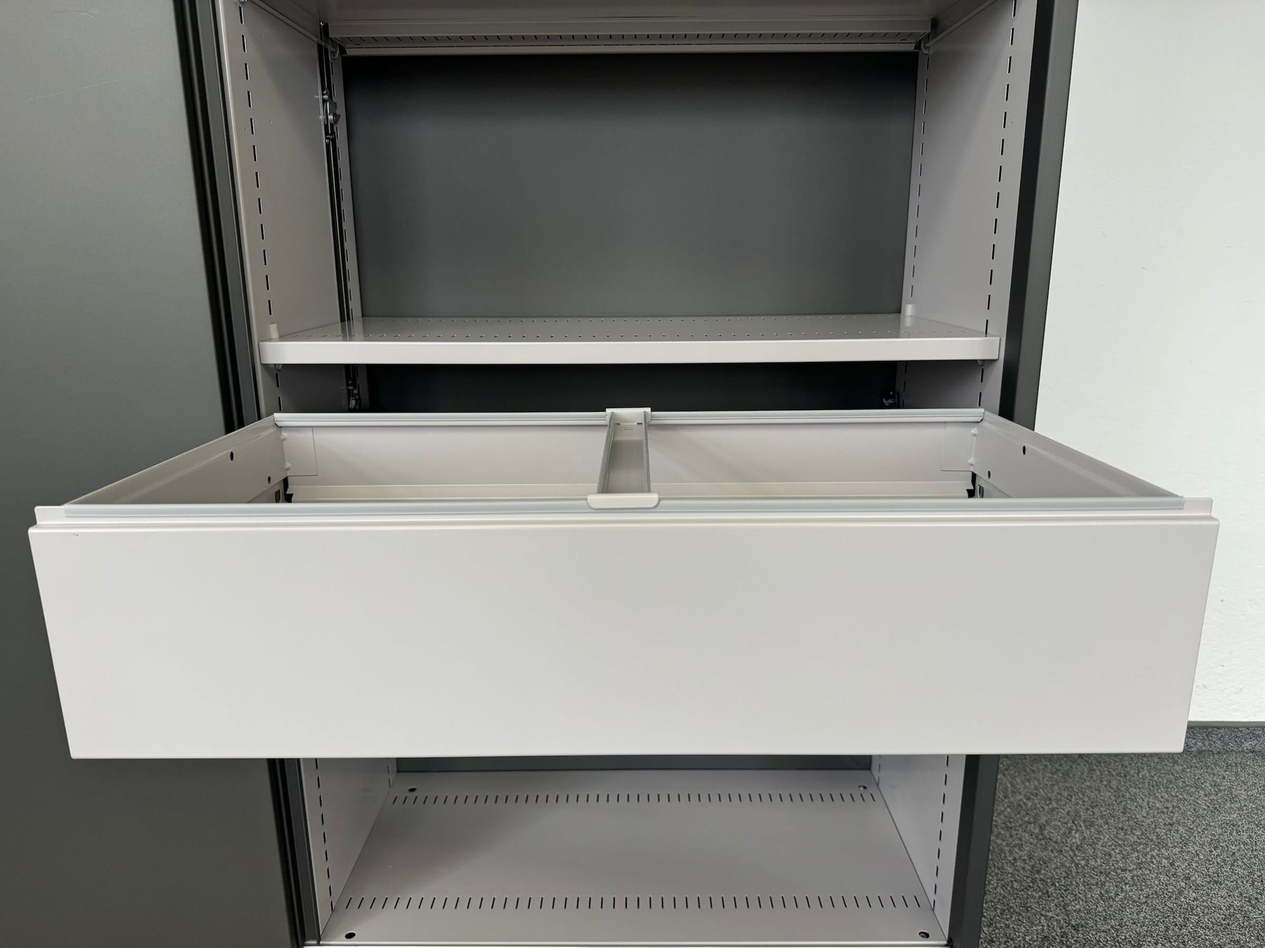 Lista Banconi: Lista Office LO Storage Hängeregister-Einsatz Hellgrau – Usato da Schönenwerd venduto da mcofficeshop 1