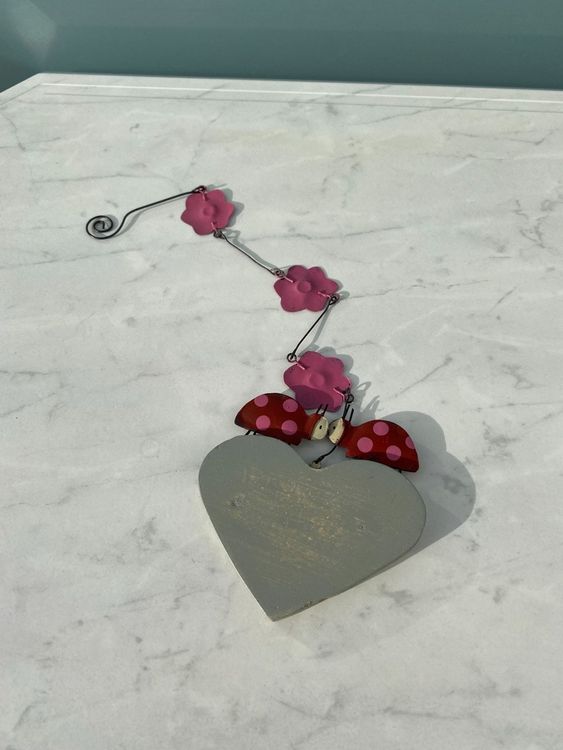 Déco Cœur Acrylique "Mamie On T'aime Fort" - Cadeau Pour Grand-mère - Avec Ruban Et Petits Cœurs - Design Mignon Et Coloré