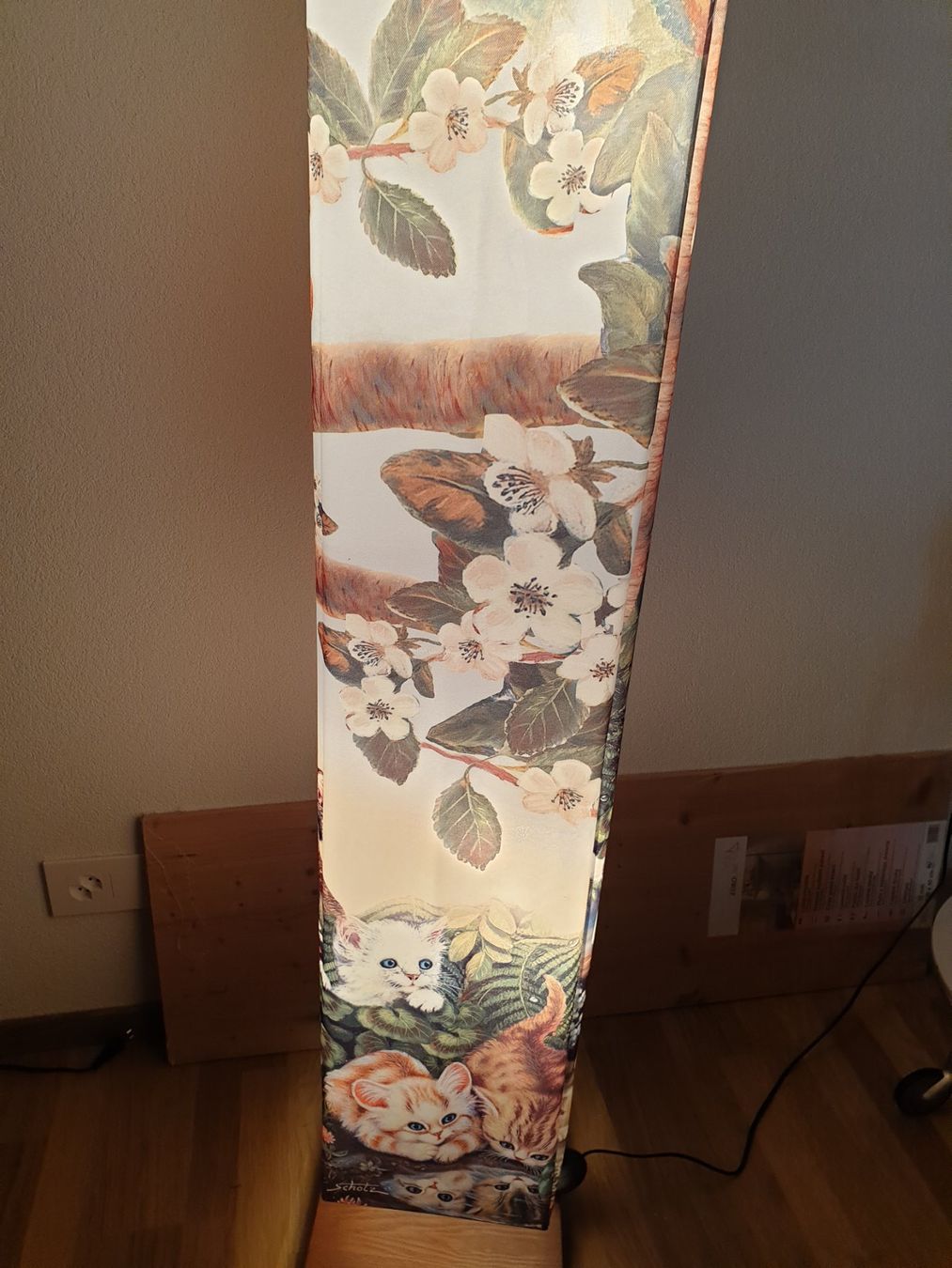 Lampade: Lampe de salon motif de chats – Usato da Mézières FR venduto da PAFZIK 2