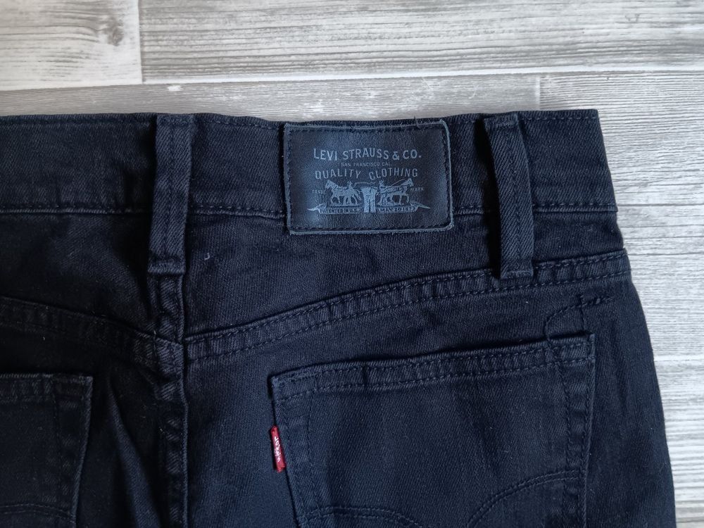 Levi's Jeans: Jeans-Short LEVIS  STRAUSS   Taille / Grosse W25 – D'occasion à Cossonay-ville par Super-Price-Quality 4