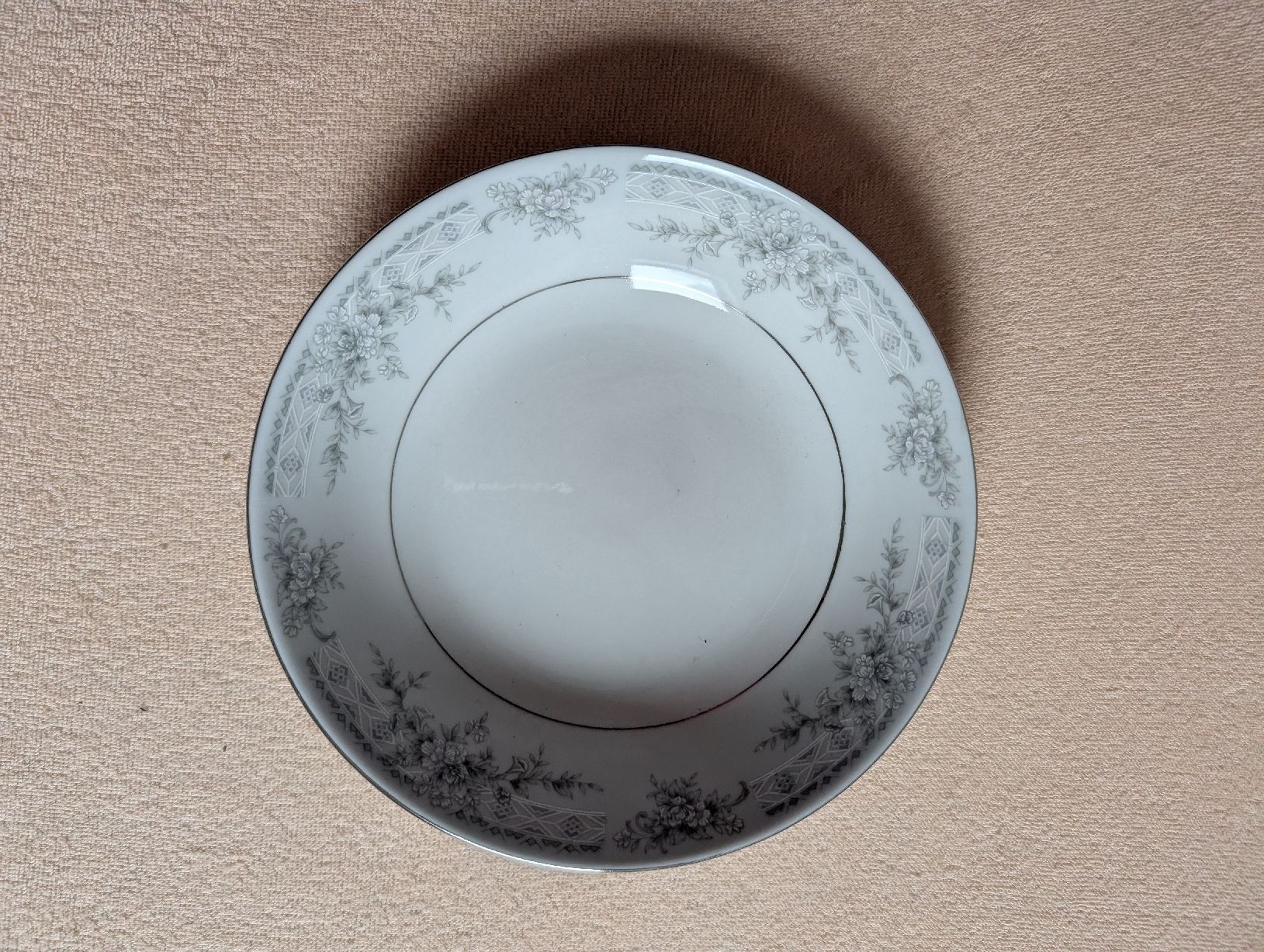 Set di piatti: Geschirrteile China Pearl – Usato da Au SG venduto da Kaa22