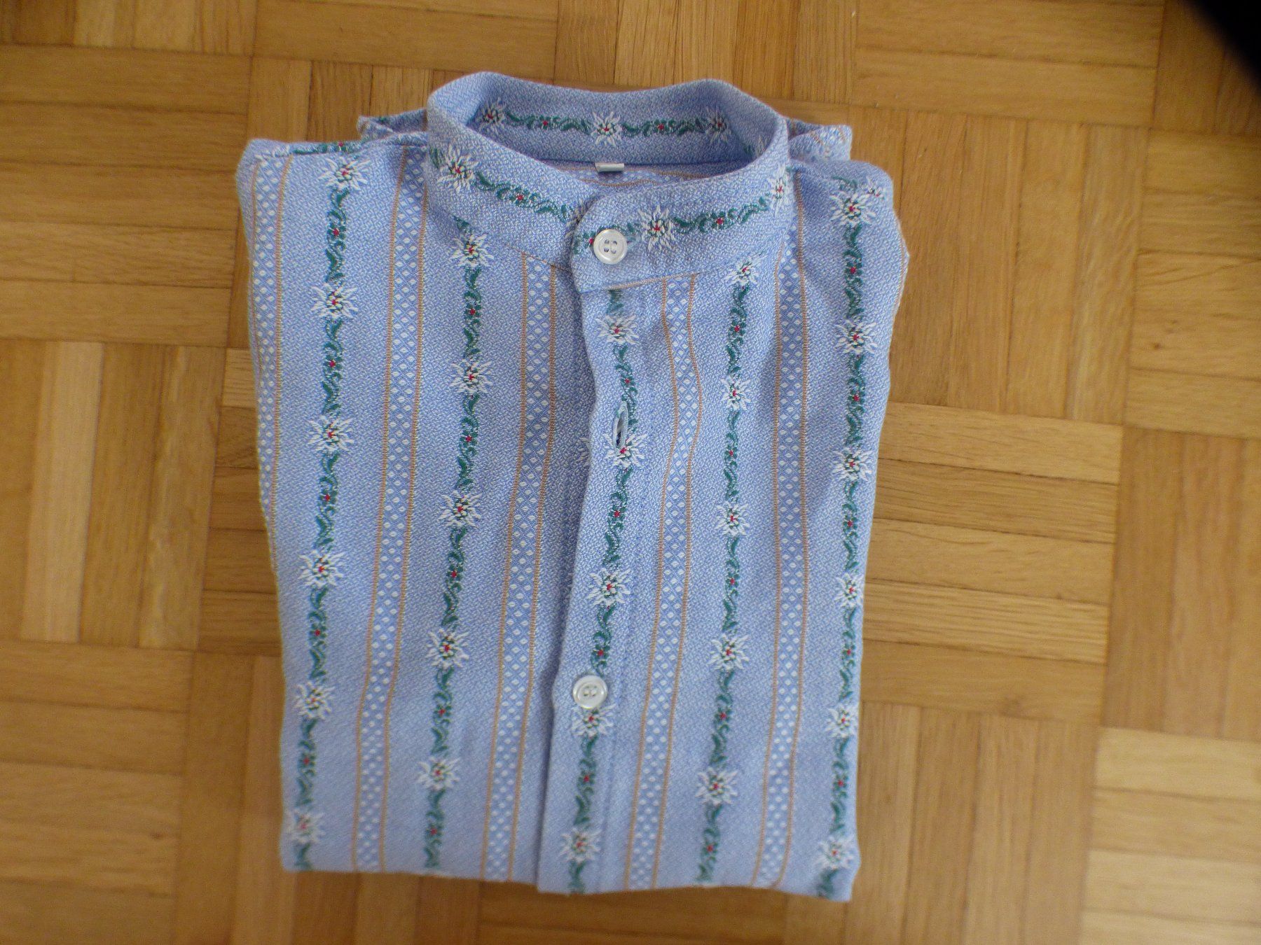 Hemden, T-Shirts & Polos: Knabenhemd – Gebraucht aus Münchenbuchsee von enzian59