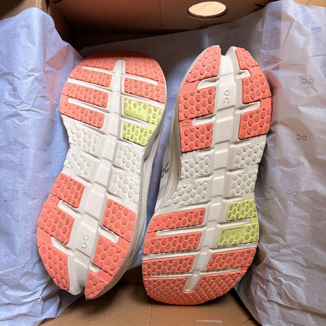 On Chaussures femmes: On Cloudrunner 3 – Neuf (Voir description) à Zürich par eli_m 2