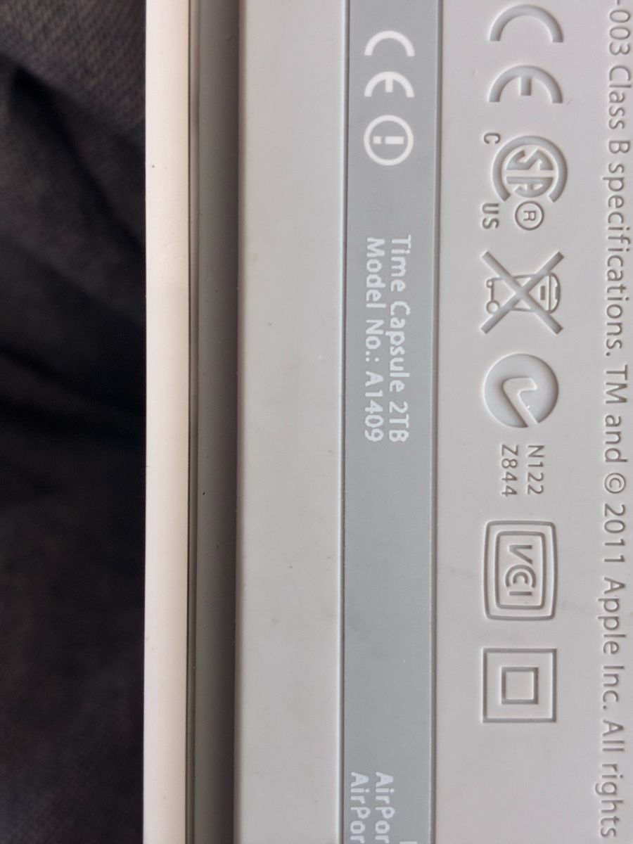 Apple Harddisks: Apple TimeCapsule 2TB AirPort Model A1409 – Gebraucht aus Zürich von Brf 1