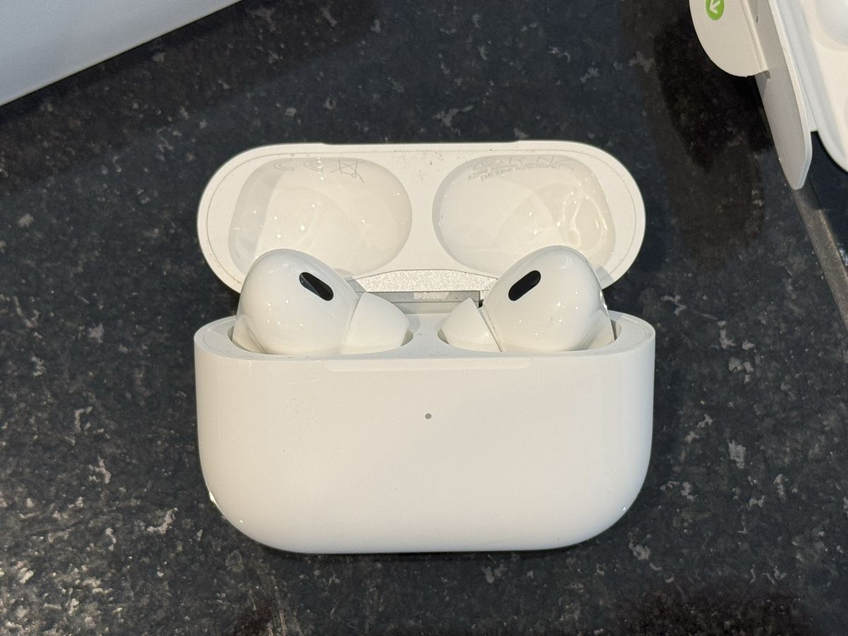 Apple Casques audio: Apple AirPods Pro 2. Gen – D'occasion à Spreitenbach par jeremydaniels.ch 2