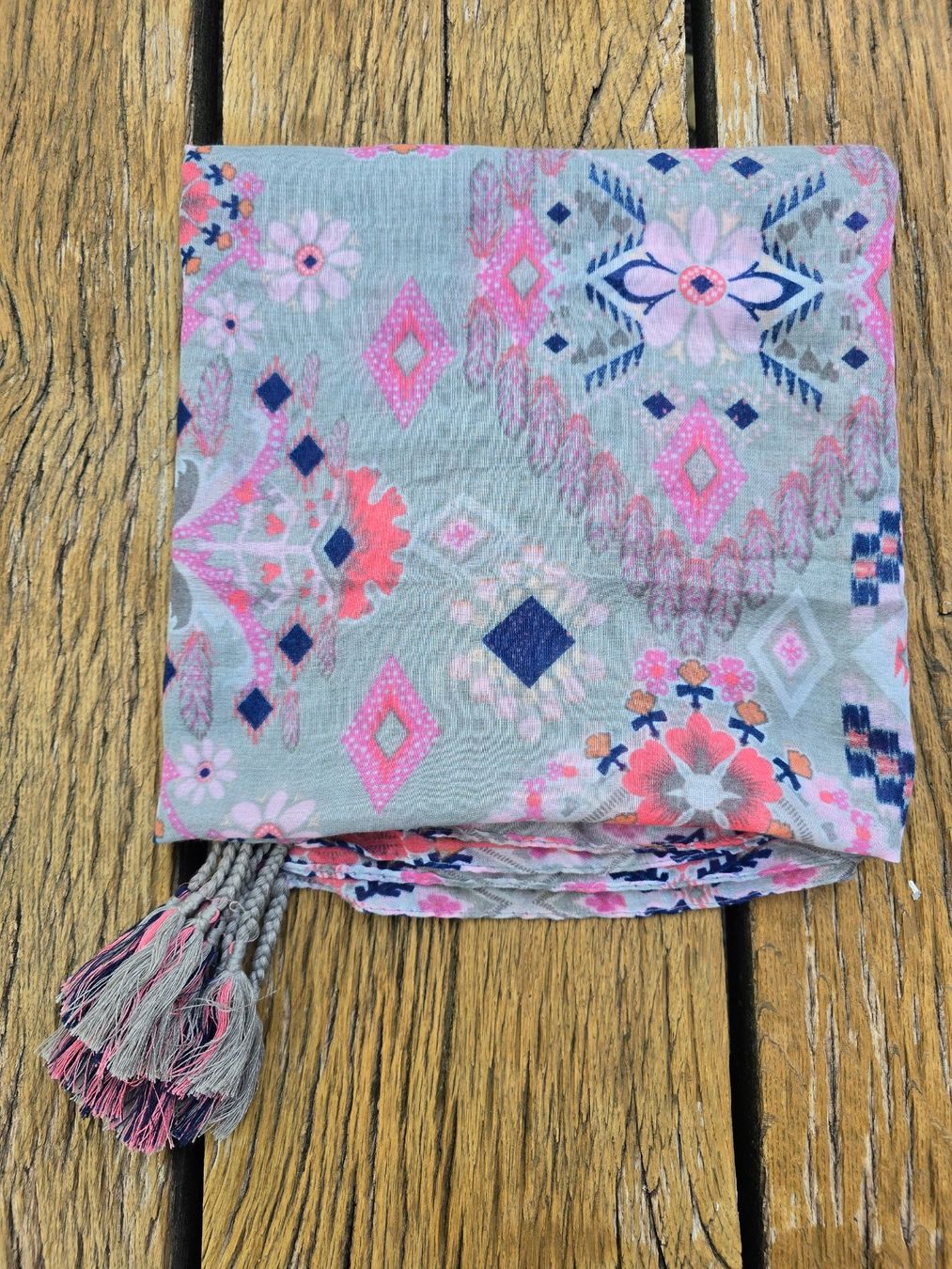 Foulard & Sciarpe: Kleidung: Schal gemustert (mit Fransen) – Nuovo (secondo la descrizione) da Romanshorn venduto da Rachacha 5