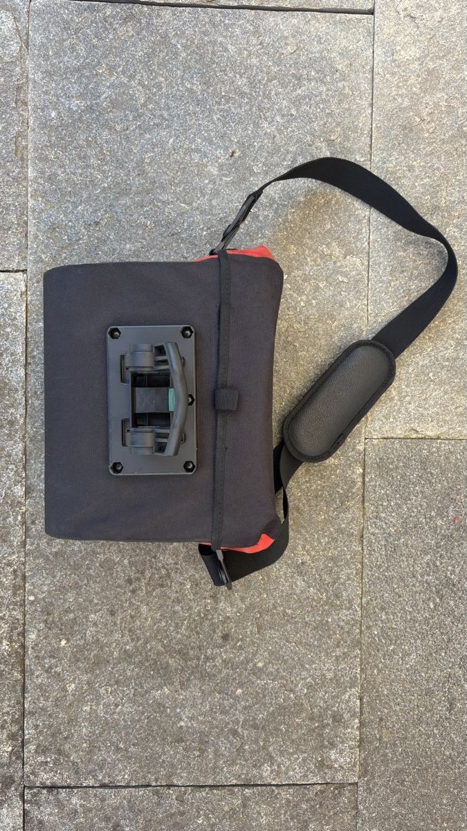 Pièces détachées: Fahrradlenkertasche rot/schwarz – D'occasion à Mönchaltorf par Wami2004 1