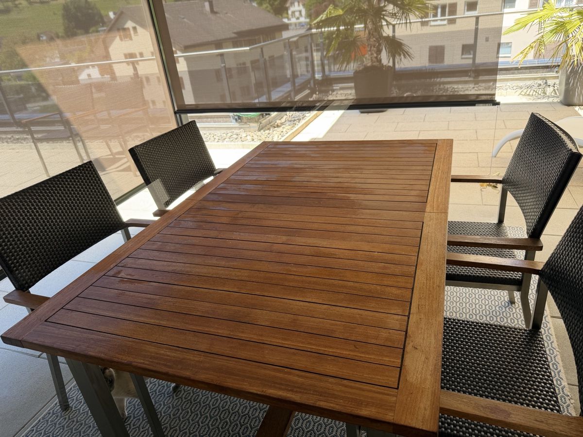 Tavoli: Holz - Garten - Tisch – Usato da Mühlethal venduto da Qidragon