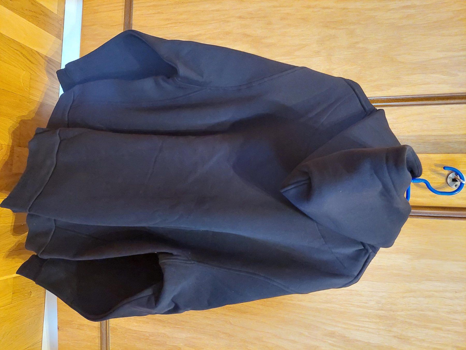 Pullover & Sweatshirts: Sweat avec capuche - eToro - Taille XL – Neu und originalverpackt aus Genolier von Ciuciu 2