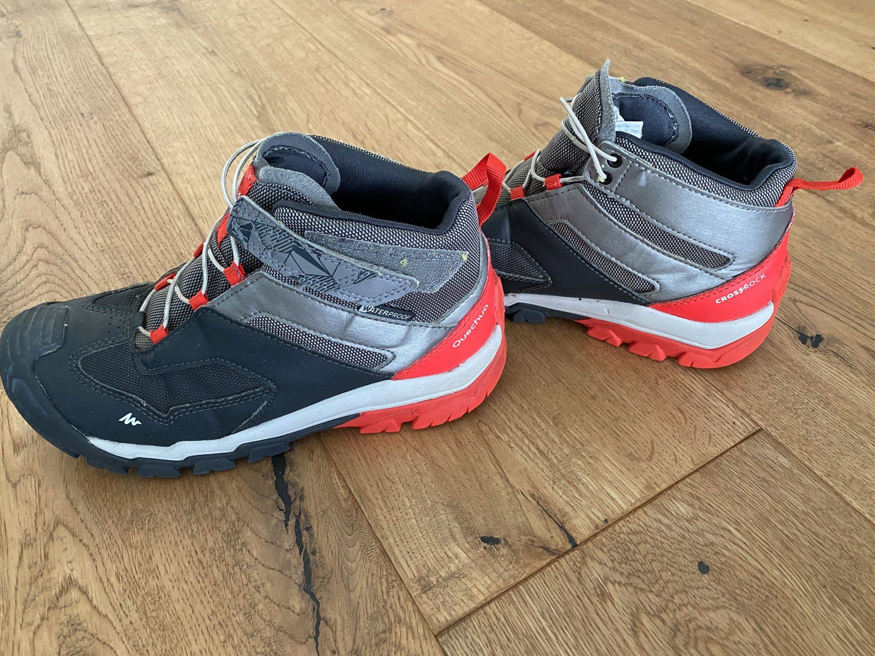 Decathlon Scarpe per ragazzi: Wanderschuhe v. Decathlon, Gr. Wasserdicht Gr. 34 black – Usato da Steinerberg venduto da luckyfin 2