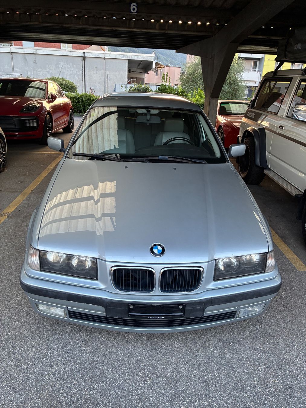 BMW Autos: BMW  E36 328 Turing – D'occasion à Tenero par Cadra01