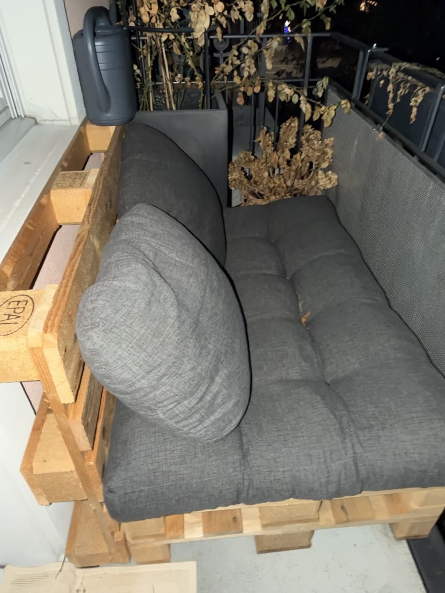 Divani: Paletten-Sofa – Usato da Zürich venduto da FabiSali