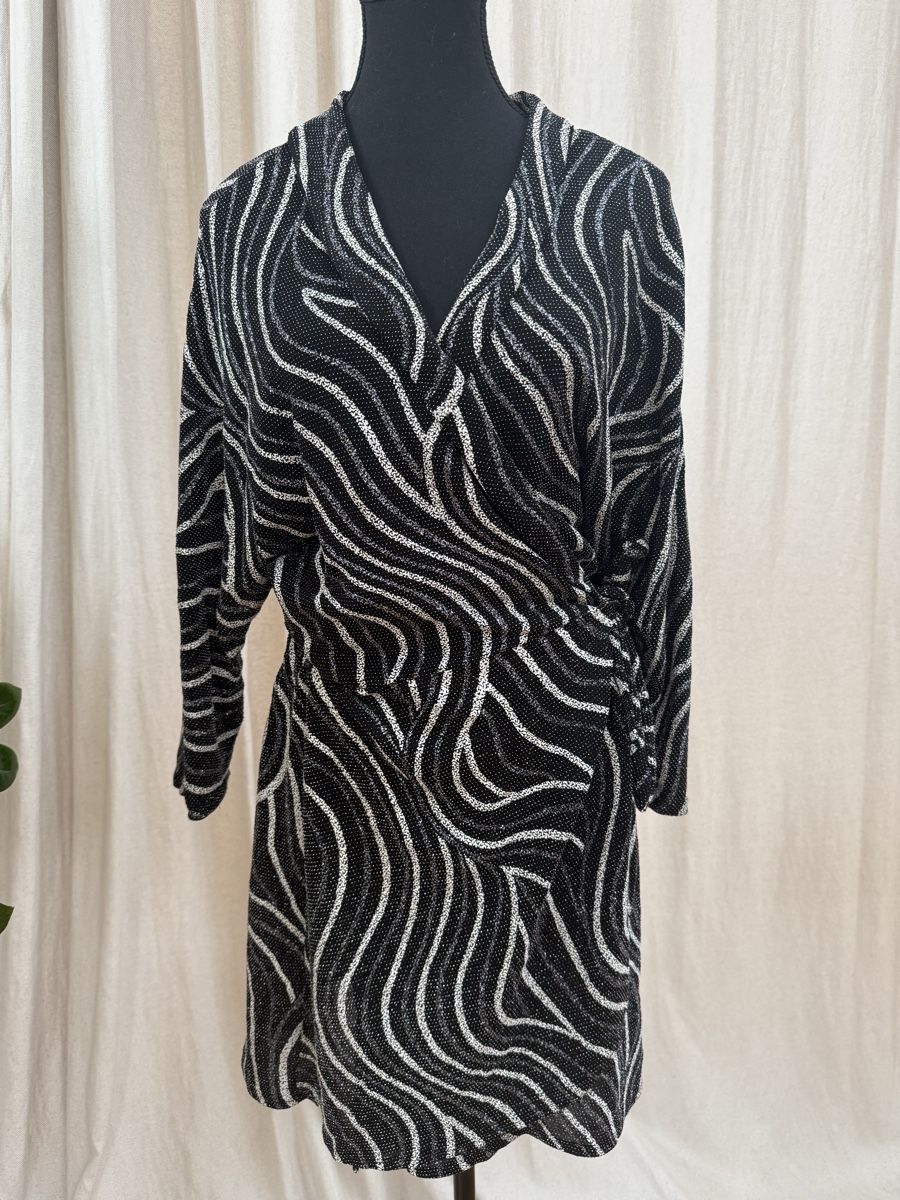 Zara Vestiti: Elegantes Wickelkleid mit Glitzer, Gr. M – Usato da Rüti ZH venduto da Evoire 1