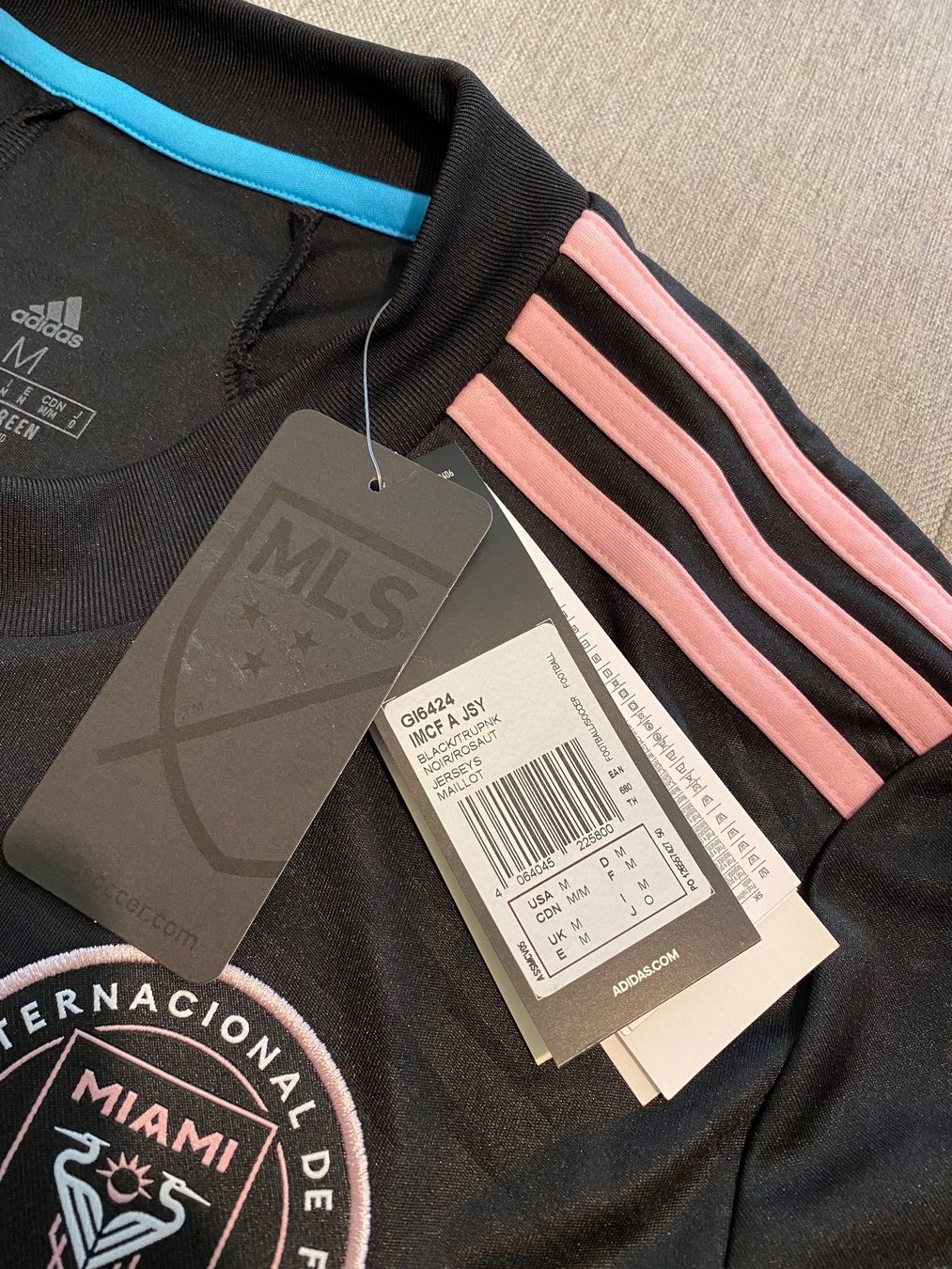 Adidas Canottiere & Pantaloni: Inter Miami Trikot - Original & Neu – Nuovo e nell'imballaggio originale da Rossemaison venduto da Carduelis 4