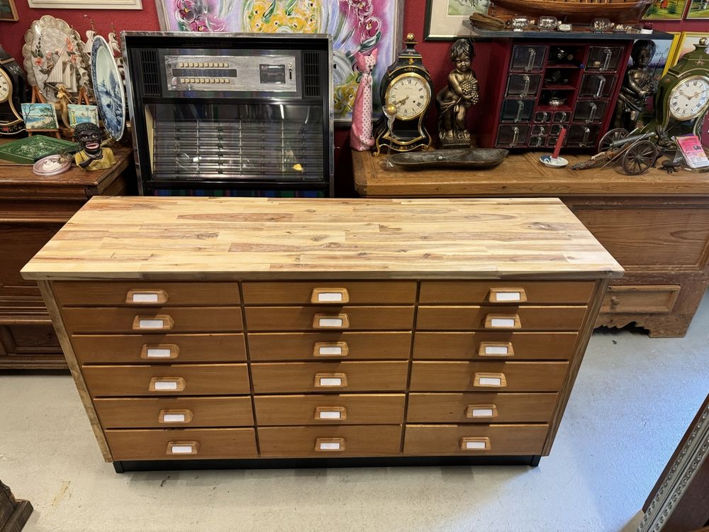Schubladenm&ouml;bel mit 18 Schubladen aus massivem Holz | Kaufen auf Ricardo
