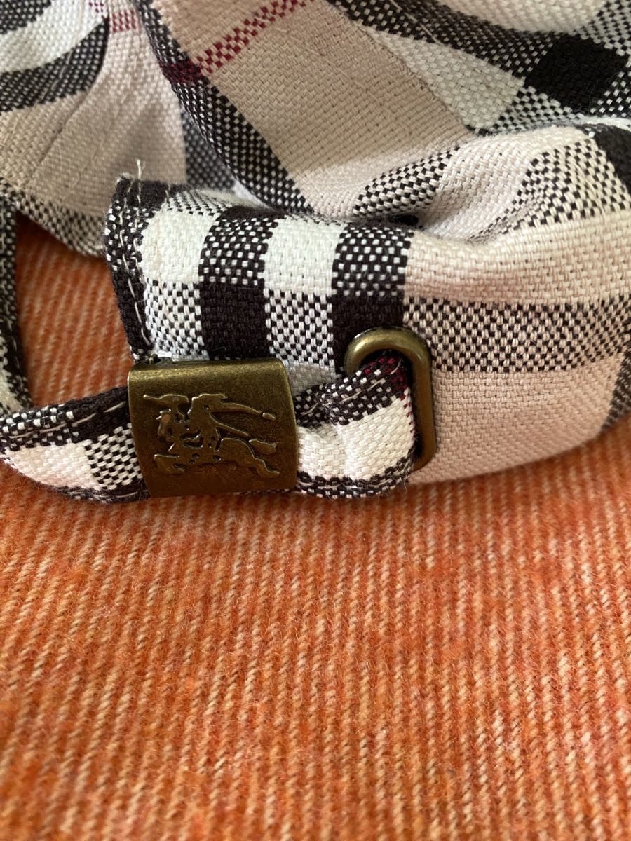Burberry Altro in  Abbigliamento & Accessori: Basecap Burberry Karomuster guter Zustand – Usato da Triesen venduto da vla_z6rh 2