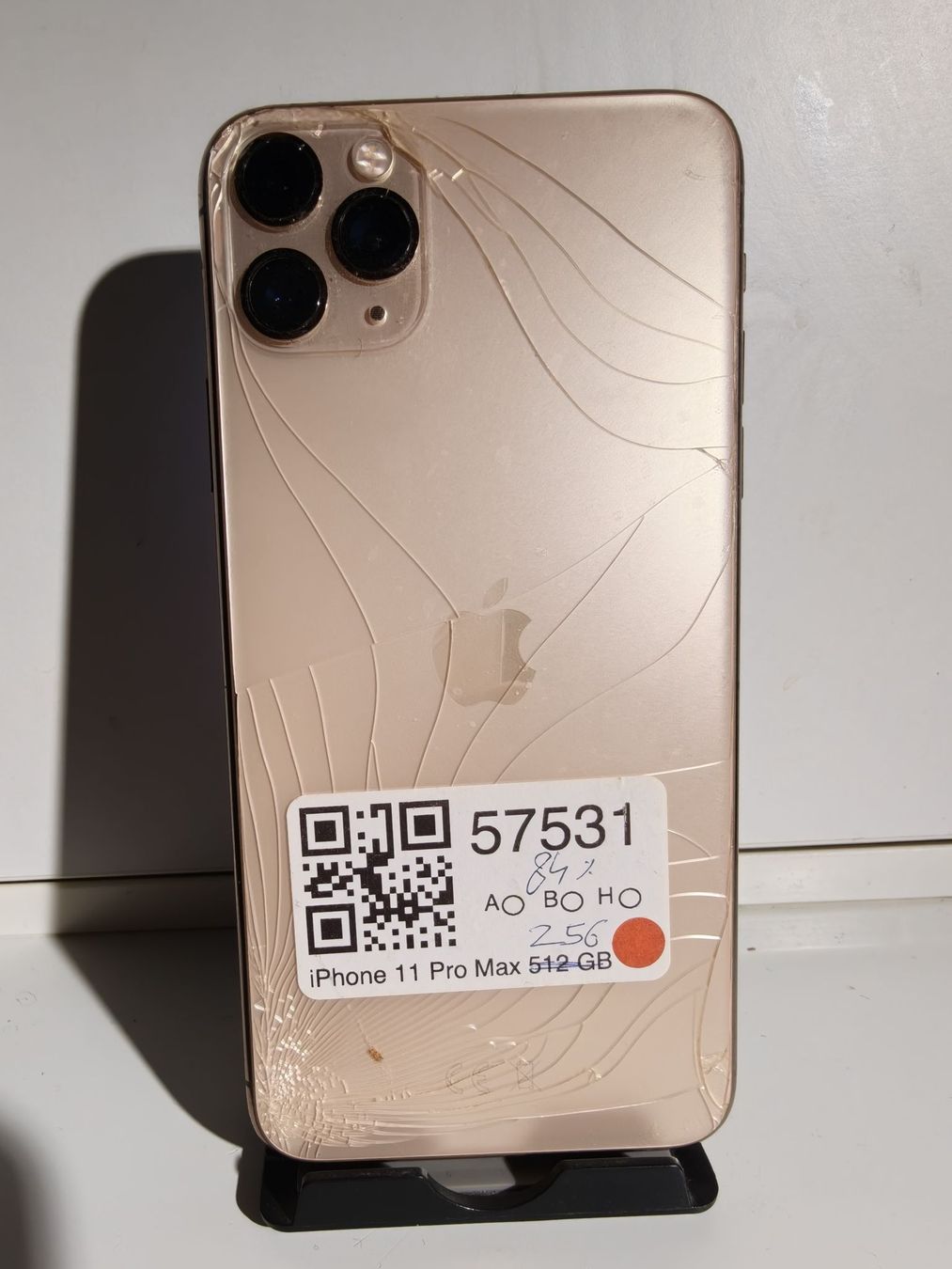 Apple Telefoni cellulari / Smartphones: Apple iPhone 11 Pro Max 256 GB Gold  – Difettoso da La Tour de Peilz venduto da Dejobokin