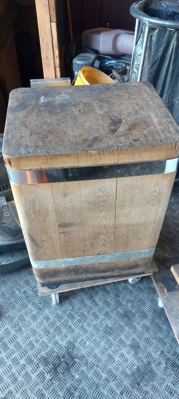 Holzartikel: Hackstock metzger metzgerei  holzblock – Gebraucht aus St. Antoni von urzel 1