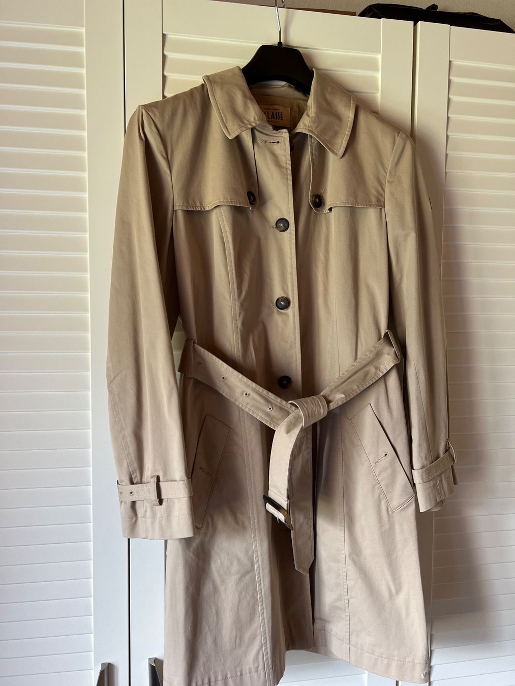 Cappotti: Trenchcoat 1^CLASSE Gr.50 – Usato da La Garde (Sembrancher) venduto da jan_b6mp
