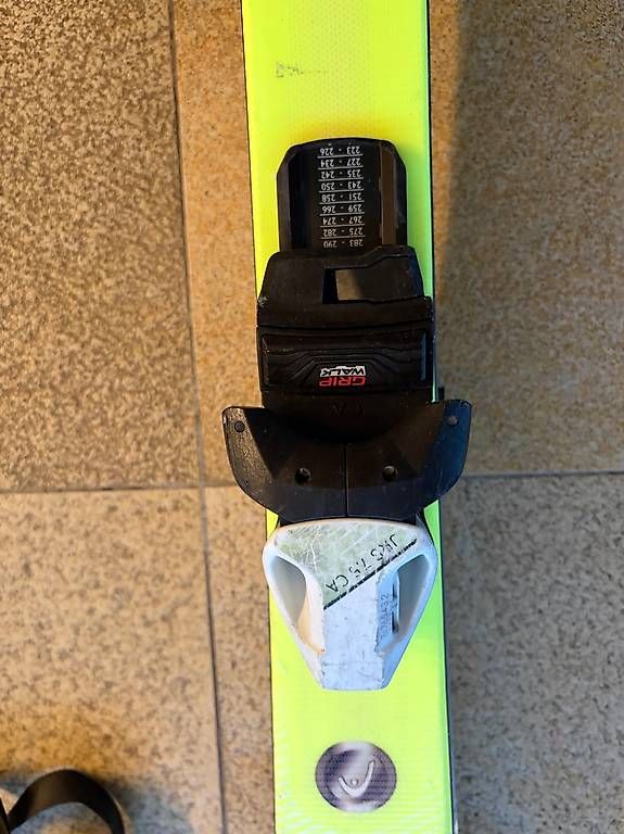 Skis: Kinderski HEAD Super Shape 130cm  – D'occasion à Wangen b. Olten par xenia014 2